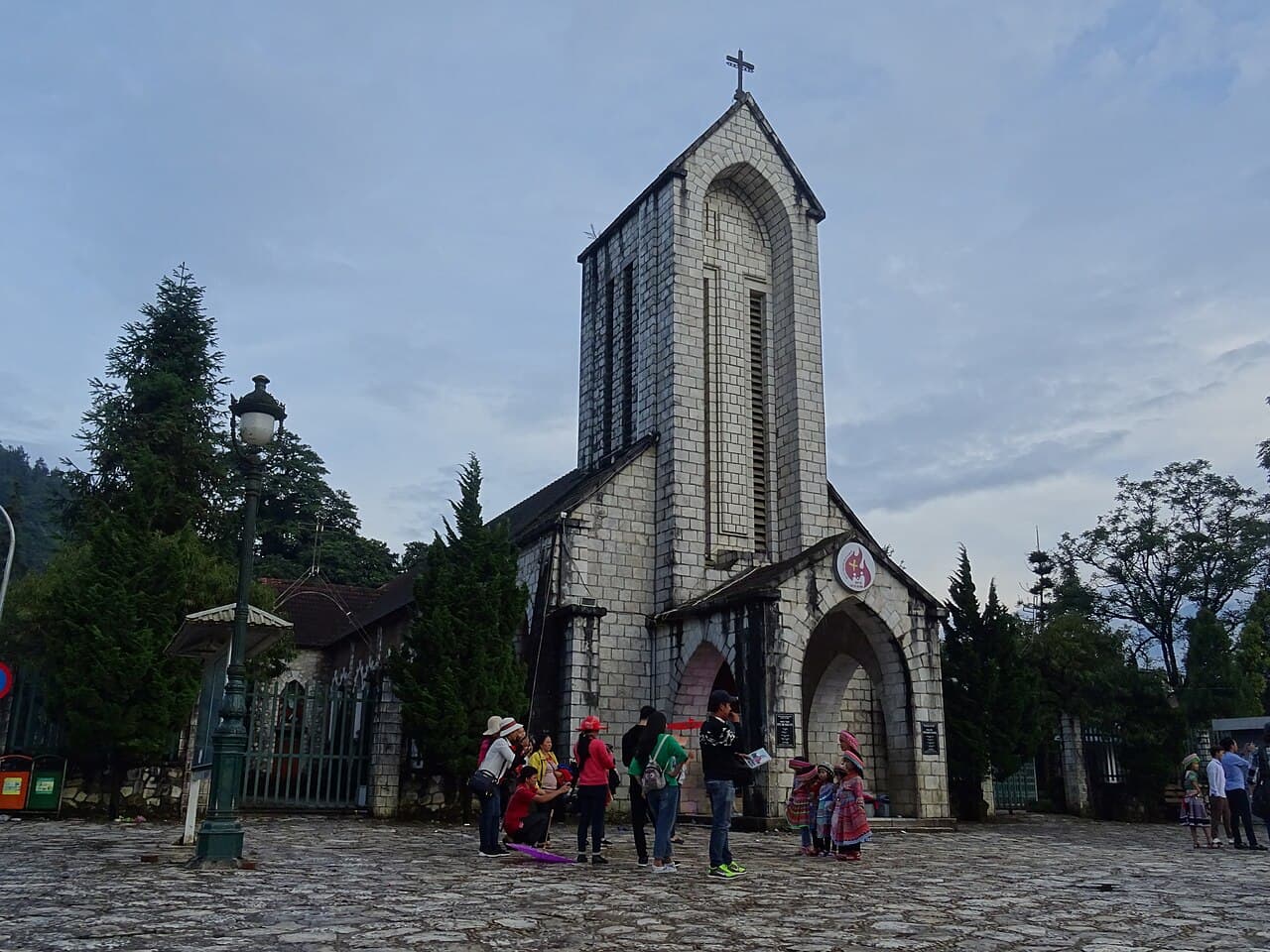 Nhà thờ đá Sa Pa